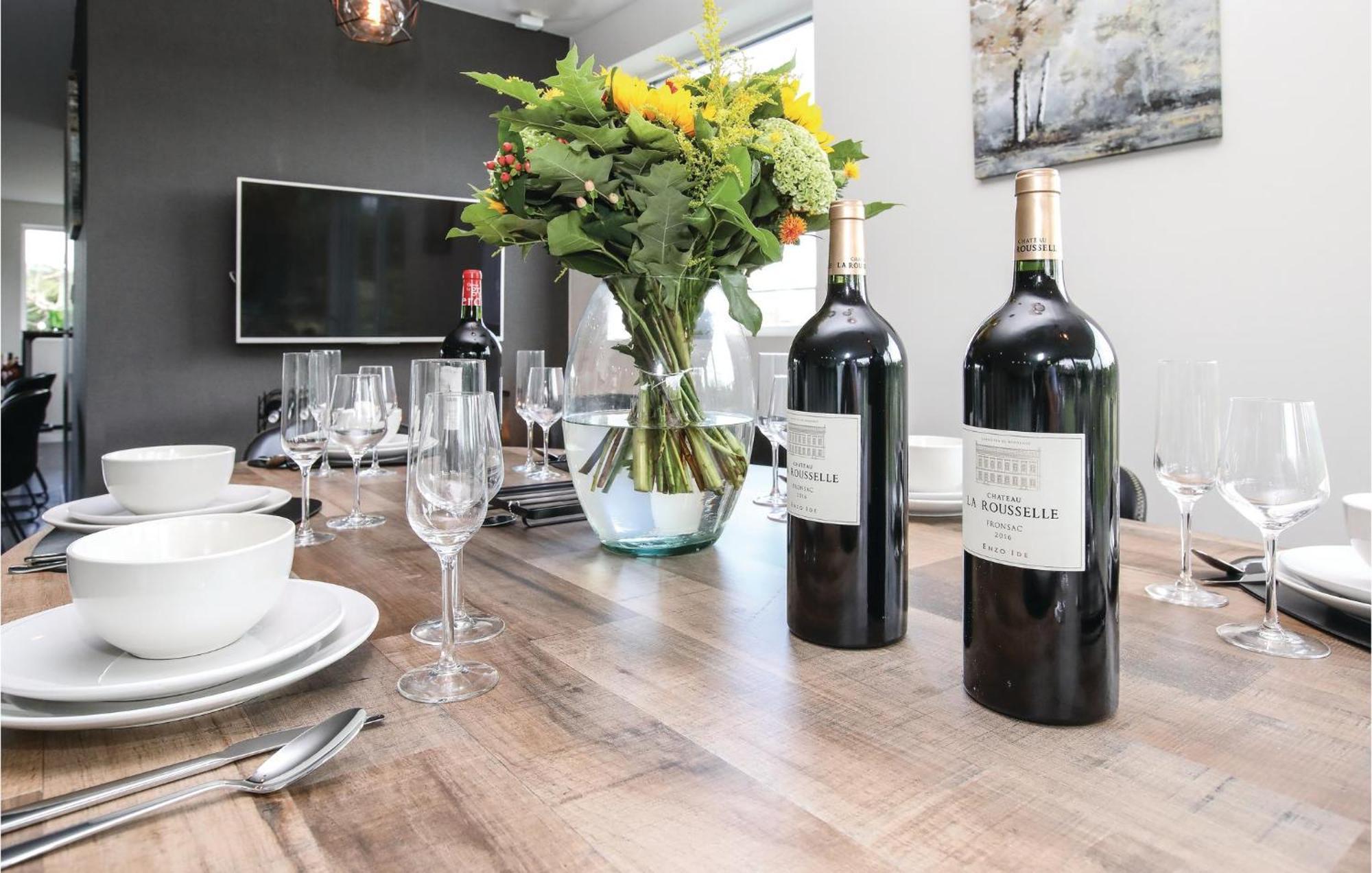 4 Bedroom Awesome In Brugge