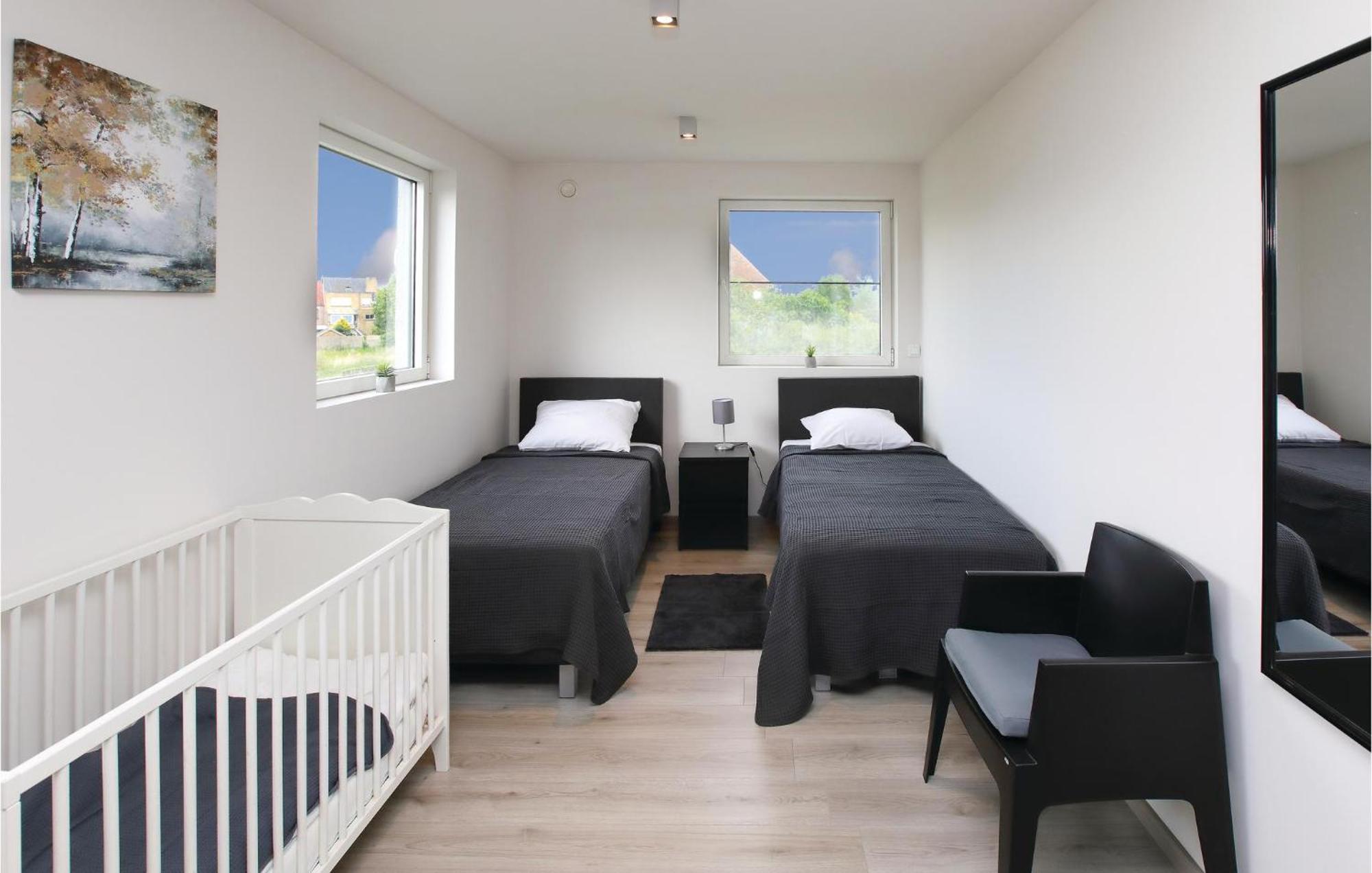 Casa vacanze 4 Bedroom Awesome In Brugge *
