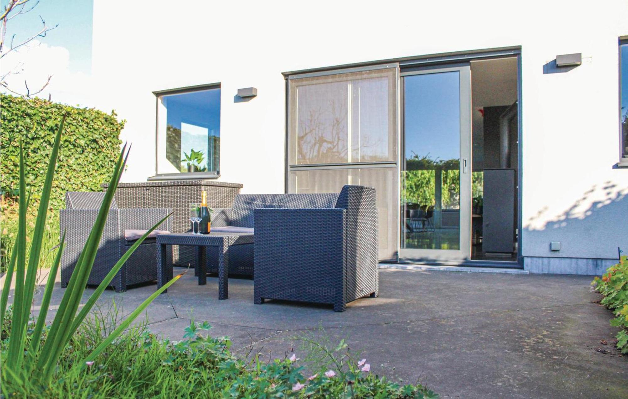 Hébergement de vacances 4 Bedroom Awesome In