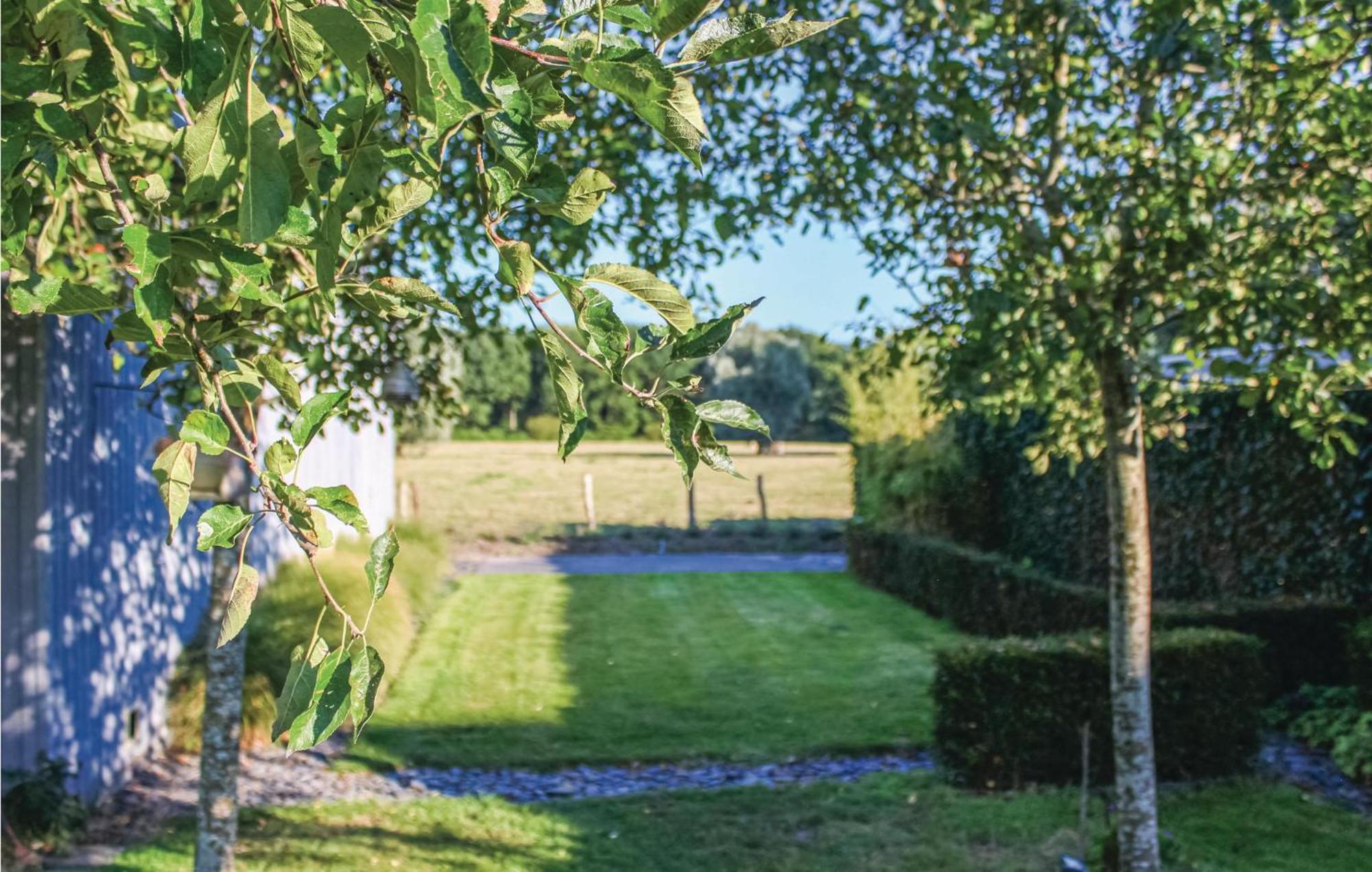 4 Bedroom Awesome In Hébergement de vacances *